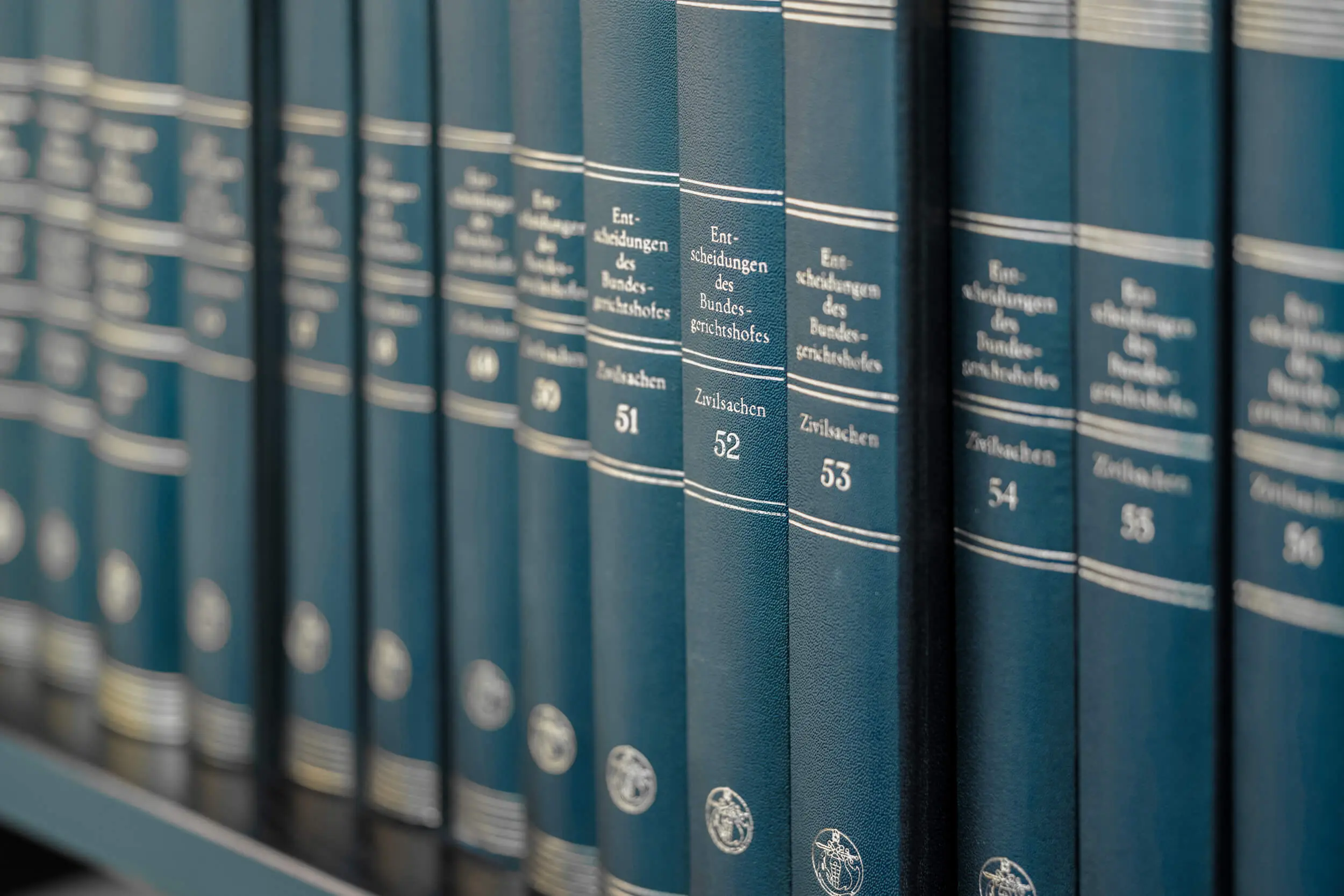 Gesetzbücher und juristische Dokumente