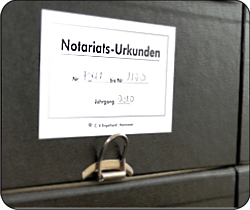 Kisten mit Akten